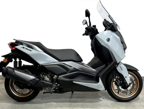 YAMAHA XMAX 300 CONNECTED